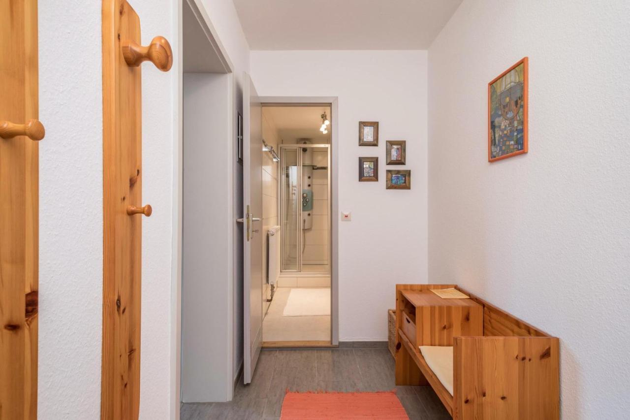 Ferienwohnung Am Schloss Heiligenborn Екстериор снимка