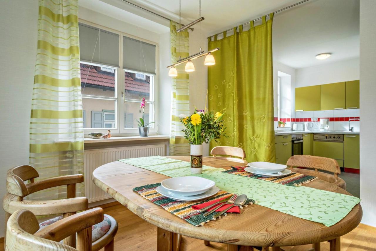 Ferienwohnung Am Schloss Heiligenborn Екстериор снимка