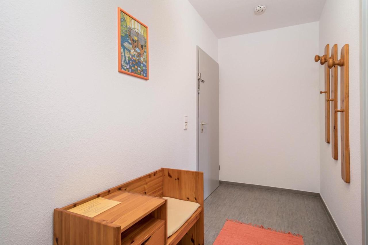 Ferienwohnung Am Schloss Heiligenborn Екстериор снимка