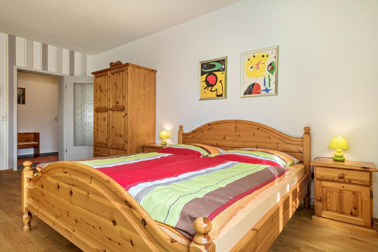 Ferienwohnung Am Schloss Heiligenborn Екстериор снимка